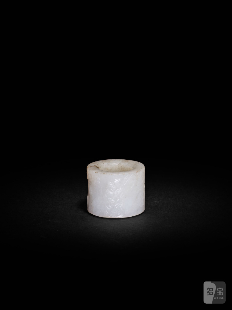 清　白玉春宮圖扳指 | A WHITE JADE 'EROTICA' THUMB RING - 图6